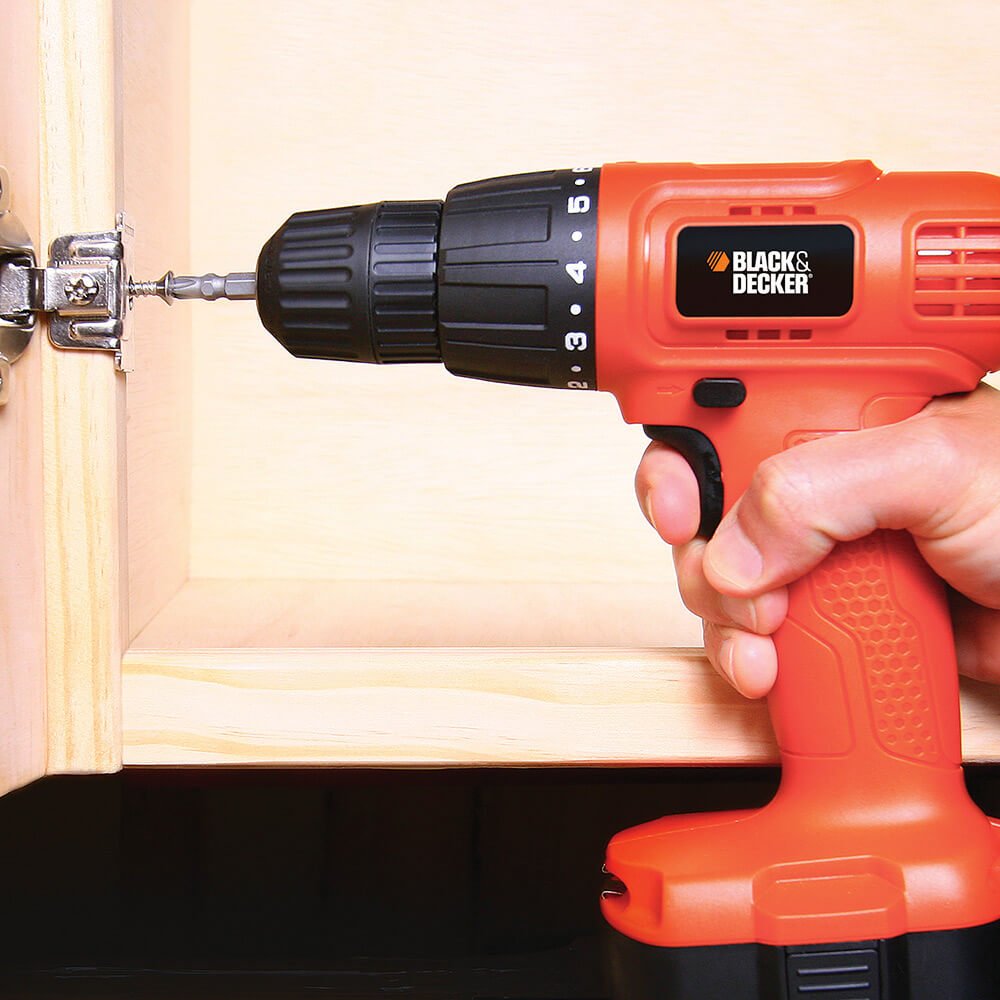 Furadeira / Parafusadeira a Bateria 9,6V Bivolt - Black & Decker