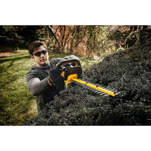 Aparador de Cerca Viva DCHT820B 22" 20V MAX LI-ION Brushless - Dewalt