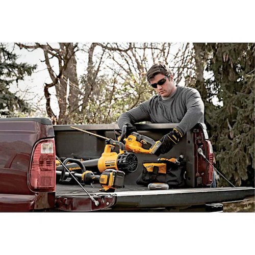 Aparador de Cerca Viva DCHT820B 22" 20V MAX LI-ION Brushless - Dewalt