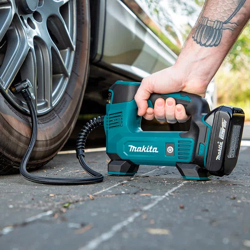 Compressor de Ar Portátil 18V DMP180Z + Bateria BL1830B + Carregador DC18RC - Makita