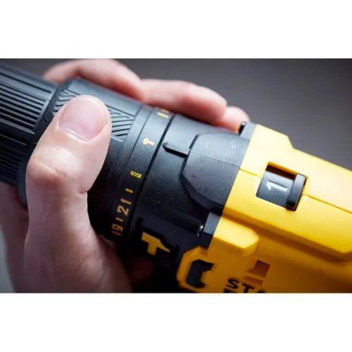 Furadeira/ Parafusadeira de Impacto 1/2" 20V SCD711D1K - Stanley