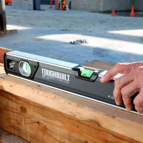 Nível de Bolha com Iluminação Magnética 61cm - Toughbuilt