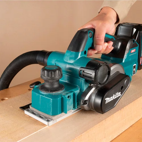 Plaina 82mm à Bateria 40V KP001GZ - Makita