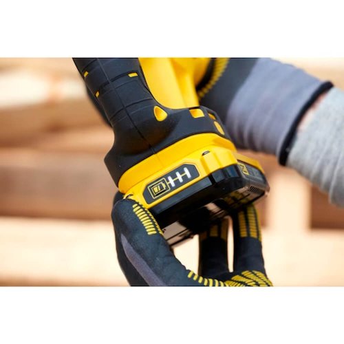 Serra Sabre à Bateria 20V 25mm com Maleta - Stanley