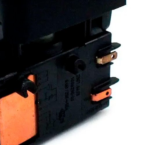 Subconjunto de Interruptor 220V - 1006250-00 - Dewalt