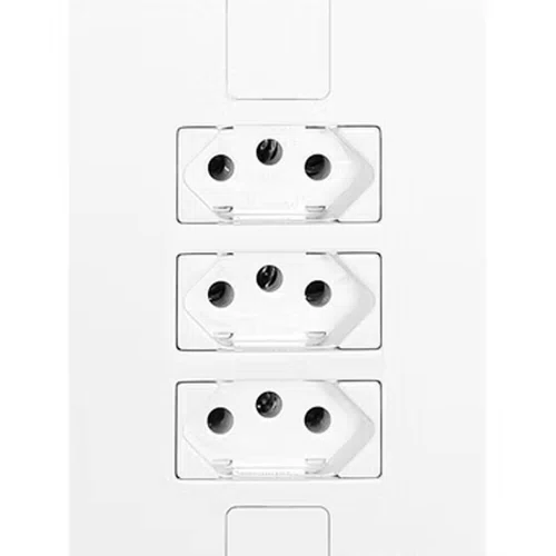 Tomada Tripla 2P + T 20A 250V - Pluzie