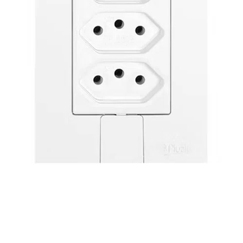Tomada Tripla Fácil 2P + T 20A 250V - Pluzie